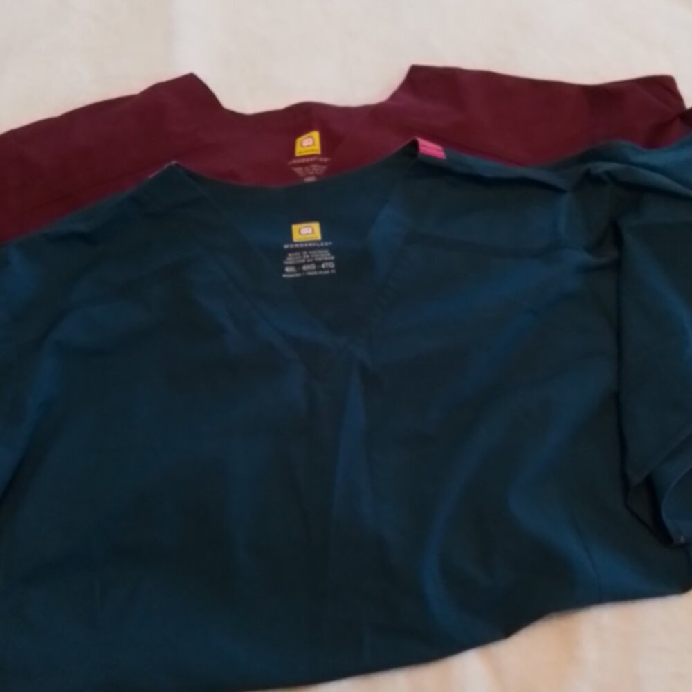 2 wonderwink plus size Wonderflex scrub tops